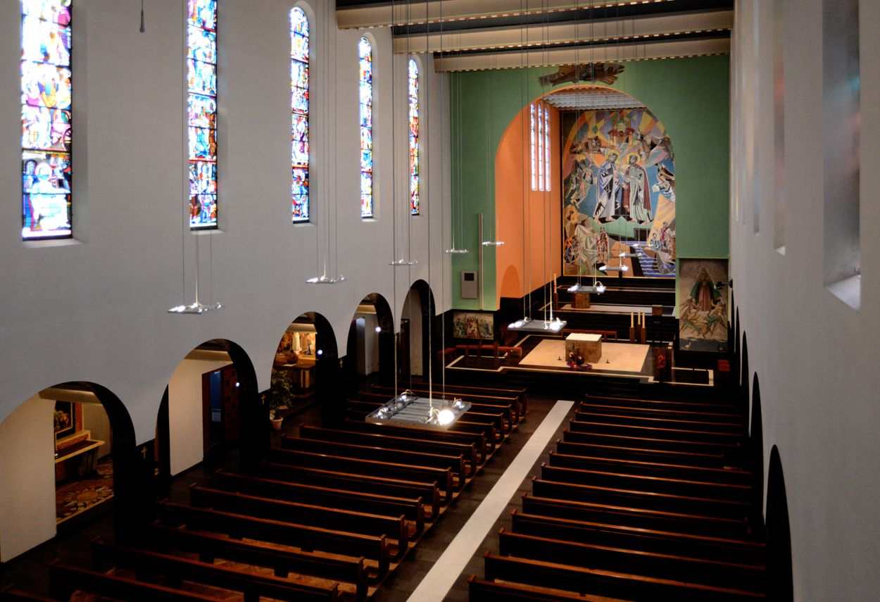 Fribourg St. Pierre Church in Switzerland - internal view