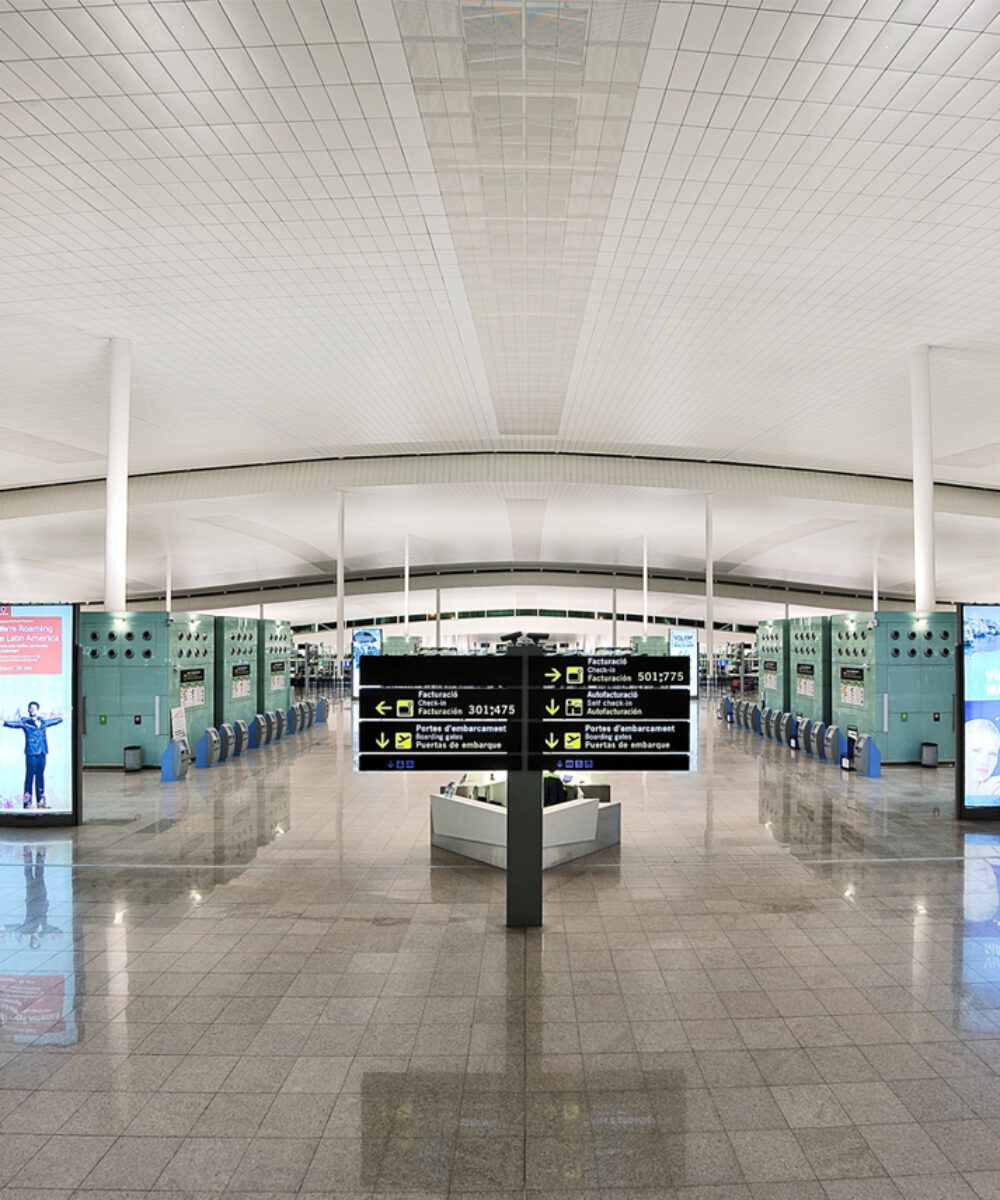 Internal view of El Prat airport in Barcelona