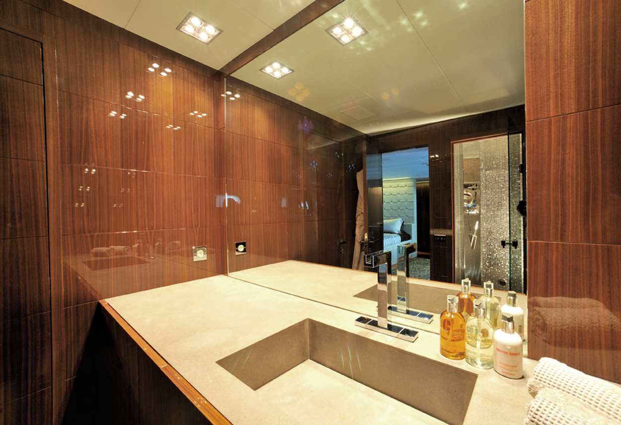 Yacht Mangusta 130 MAO detail bathroom - retail lighting design