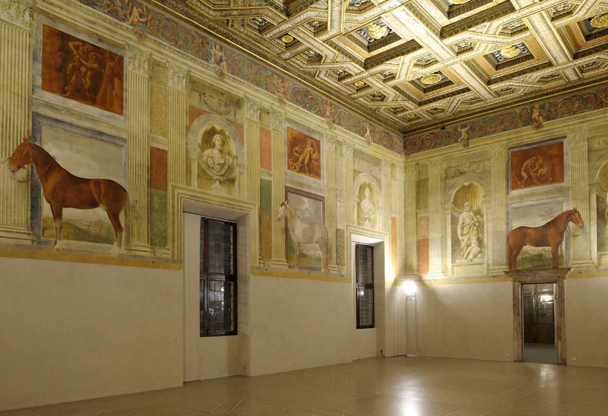 Mantova Te Palace Civic Museum illuminated sala dei cavalli - museum lighting design