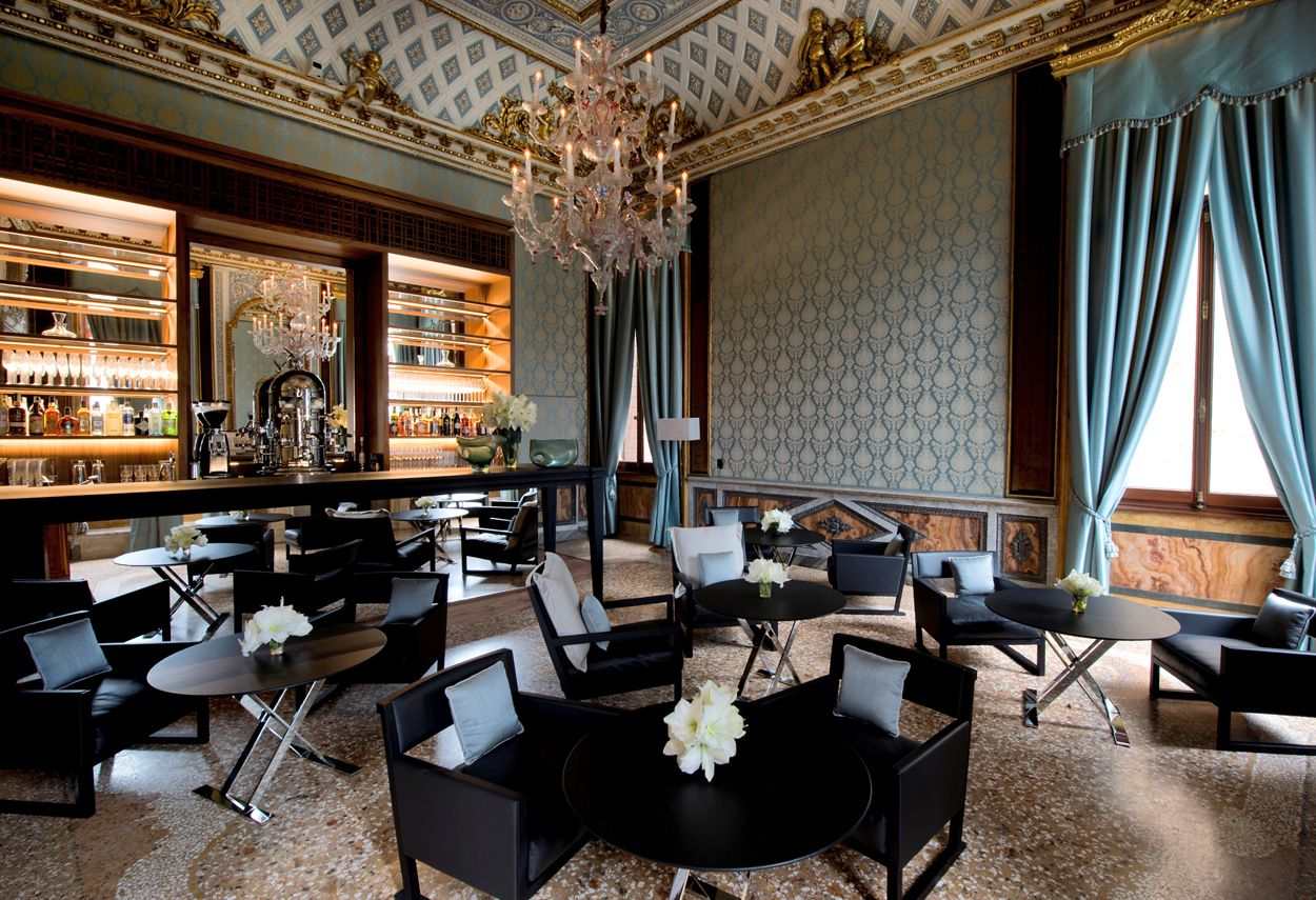 Venezia Papadopoli Palace Aman Resorts relax room - architectural outdoor lighting