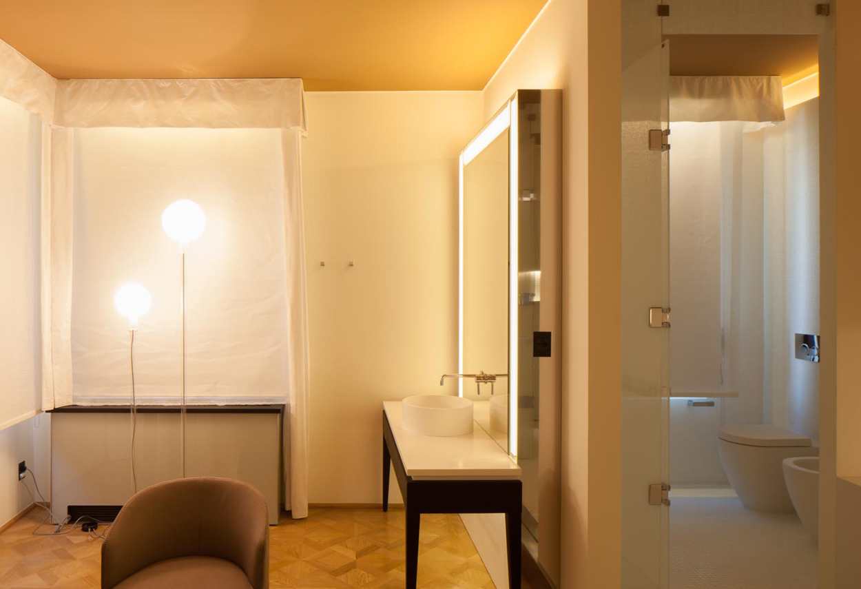 Venezia Papadopoli Palace Aman Resorts light furniture - architectural outdoor lighting