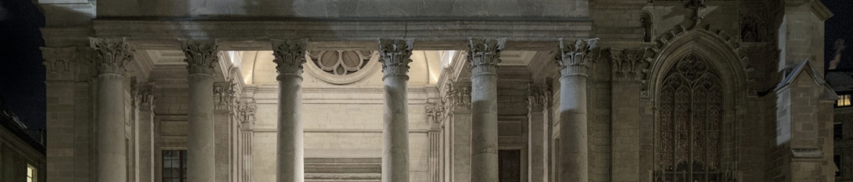 Night view of the Cathedral of St. Pierre.