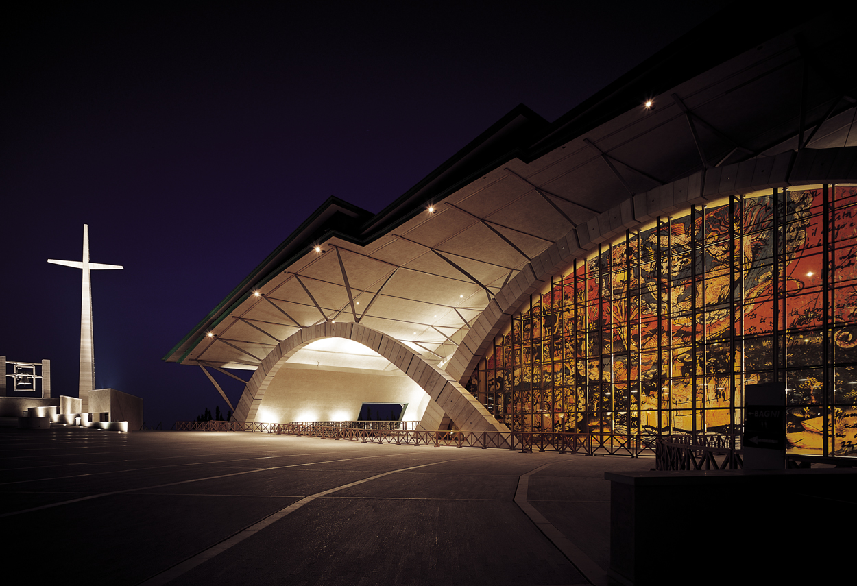 The night lighting of the Sanctuary