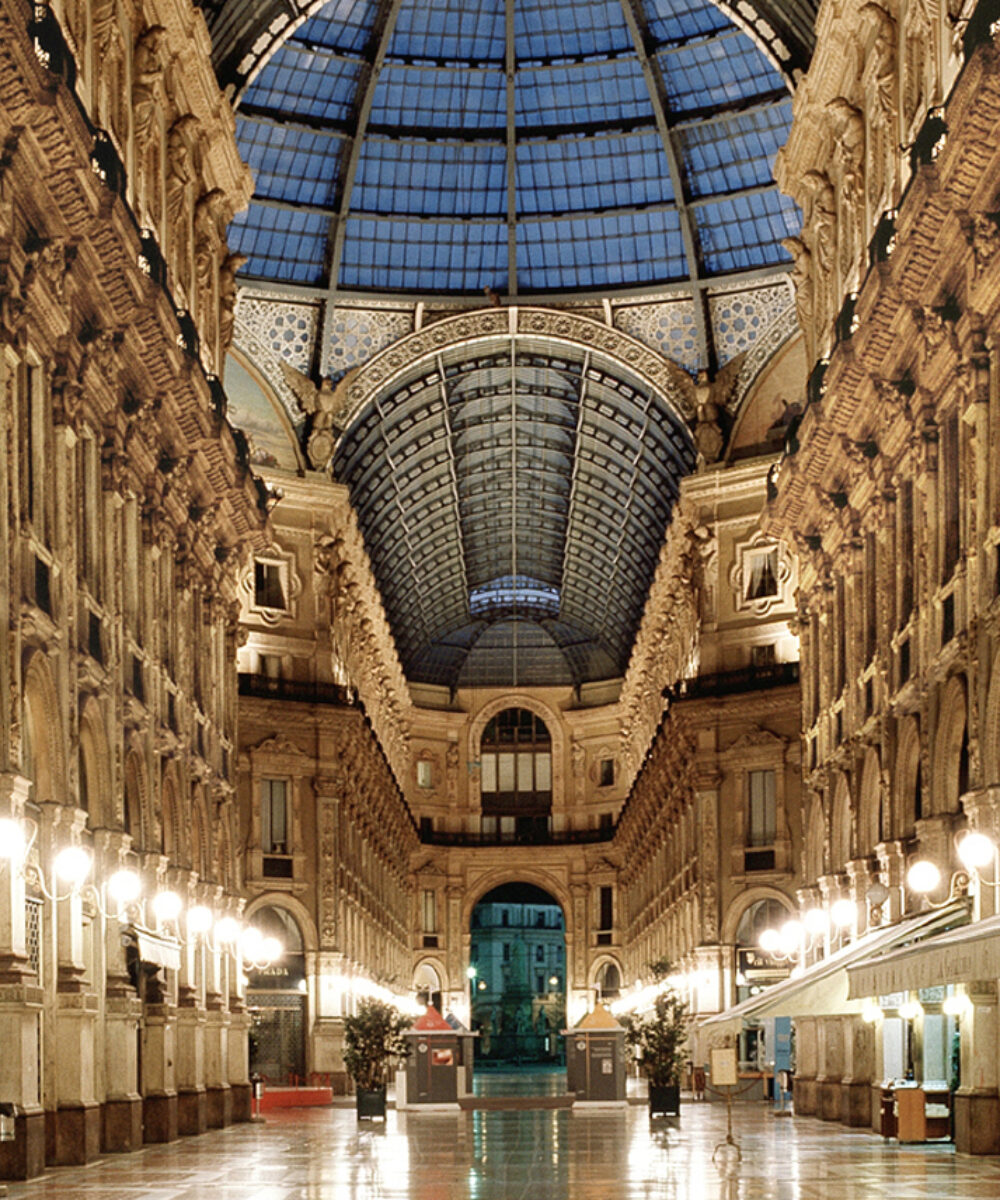 Central view of the illuminated Galleria Vittorio Emanuele