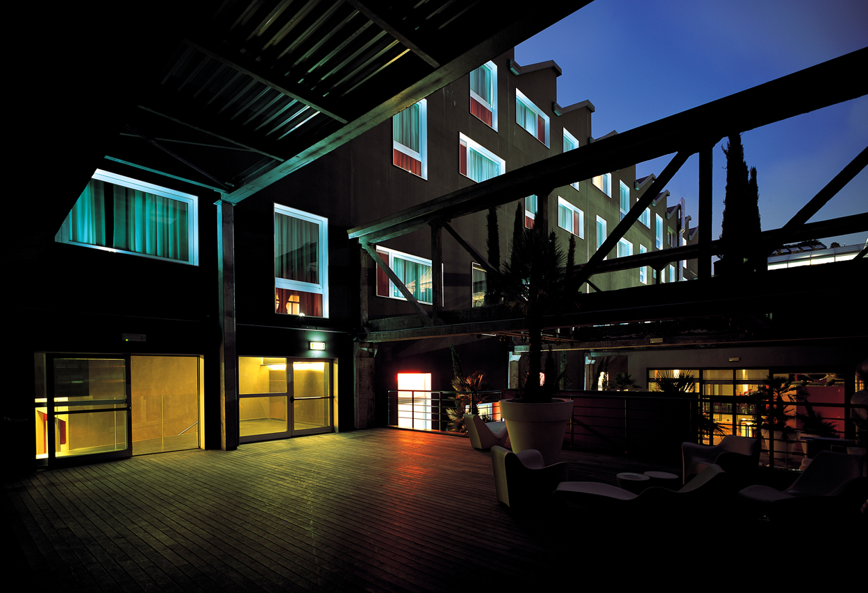 Outdoor spaces with architectural lighting