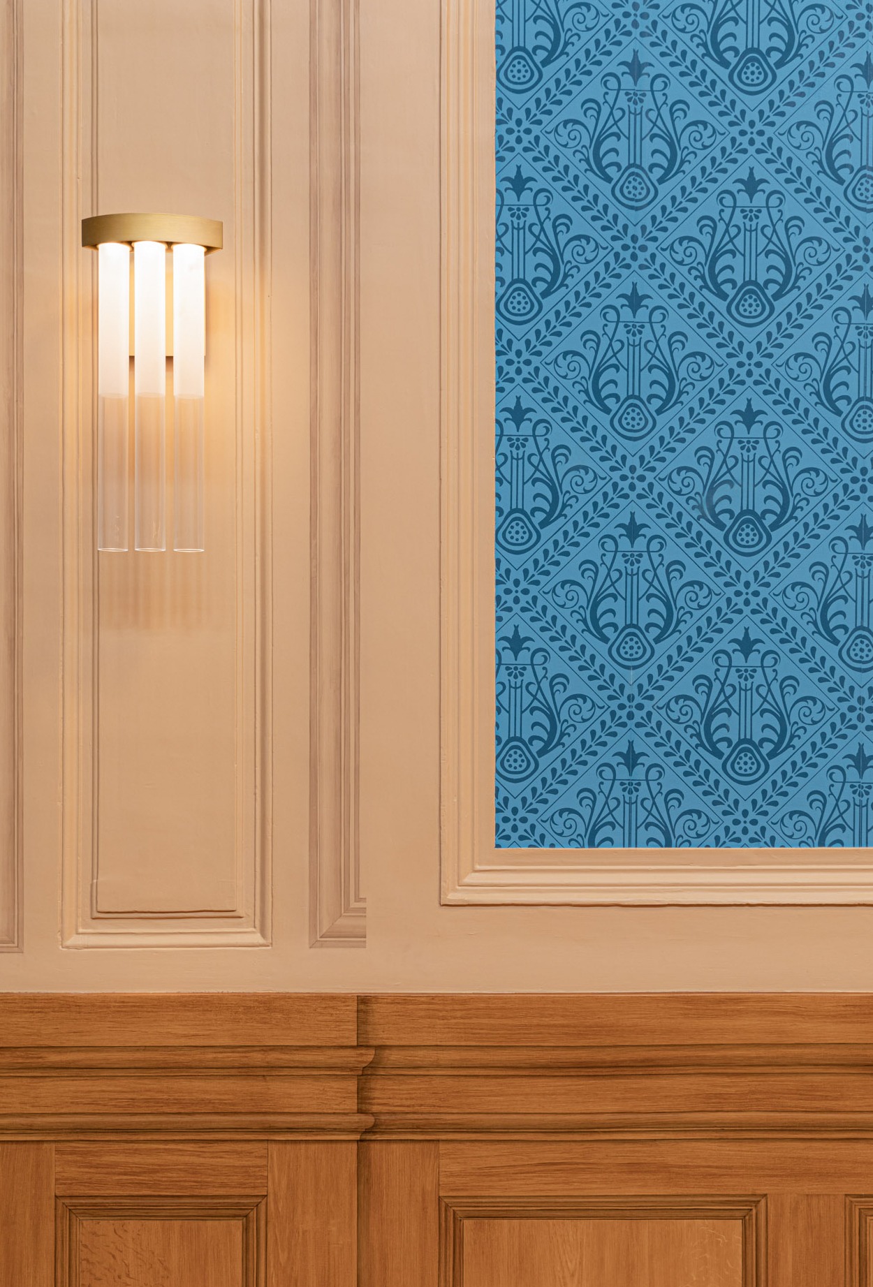 Details of the lighting fixtures used