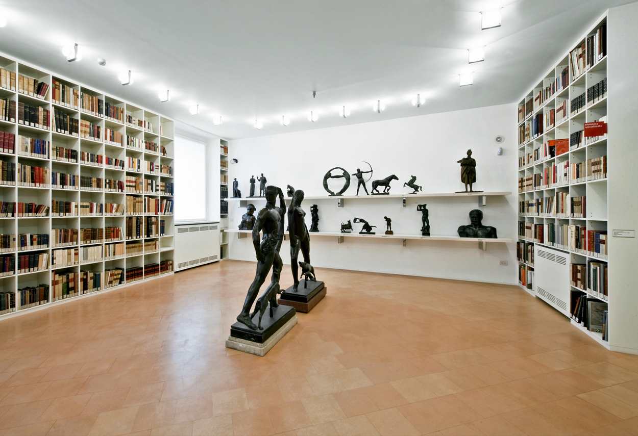 Palazzo Branciforte opere esposte e libreria - illuminazione architetturale