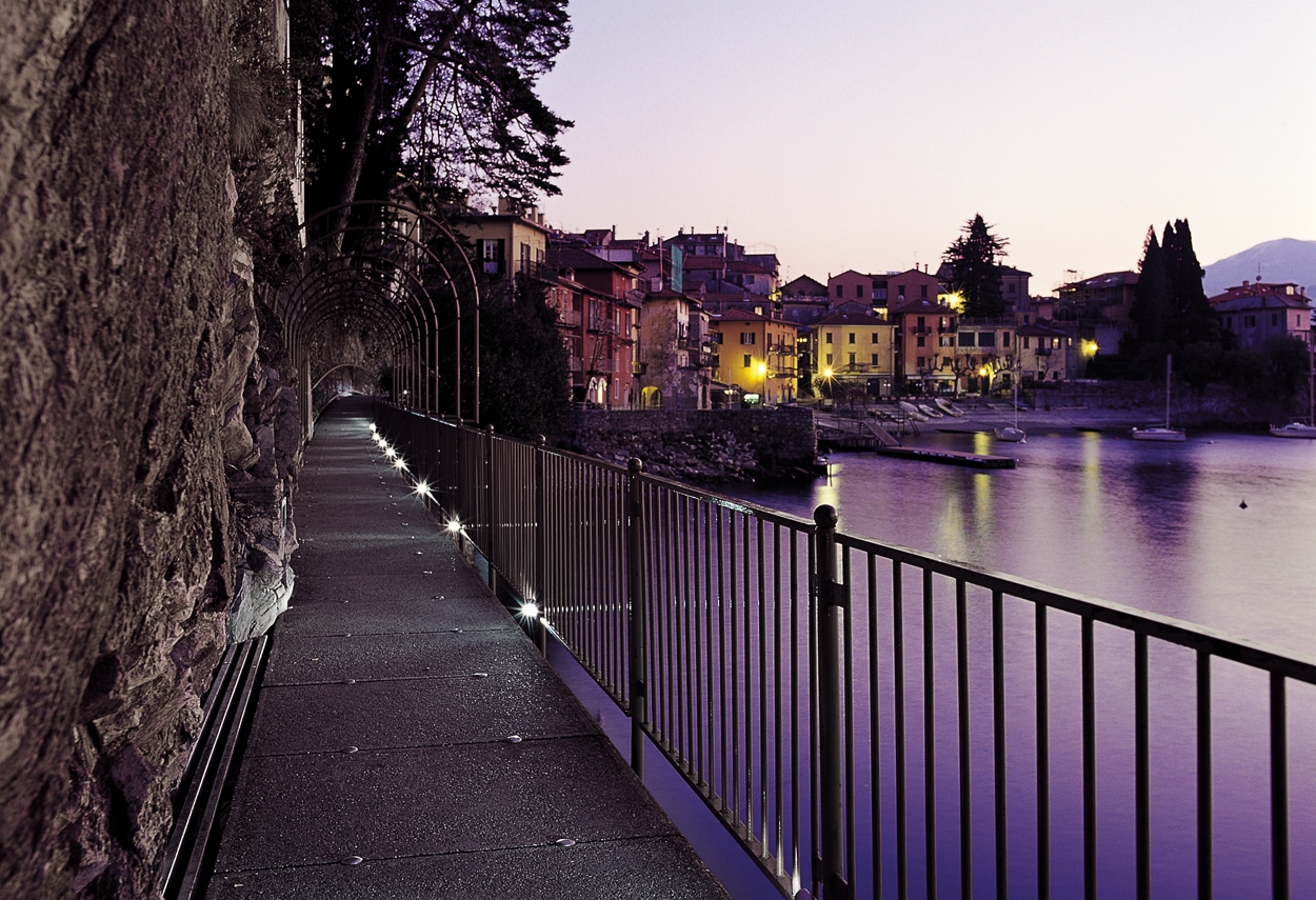Varenna Lungolago Illuminazione del centro storico di Varenna