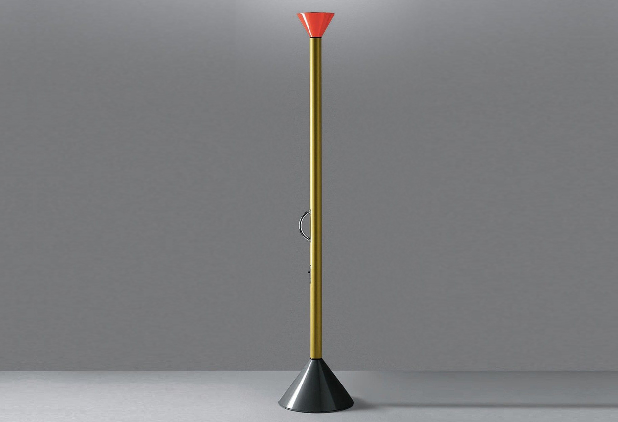 Callimoco, una lampada da terra progettata da Ettore Sottsass